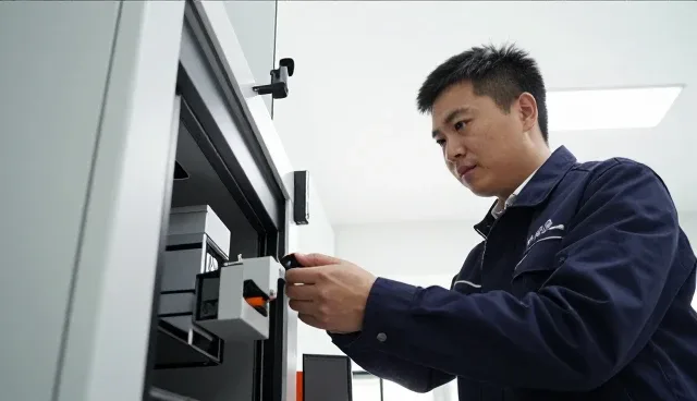 为什么越来越多商贸选择工业清洗设备